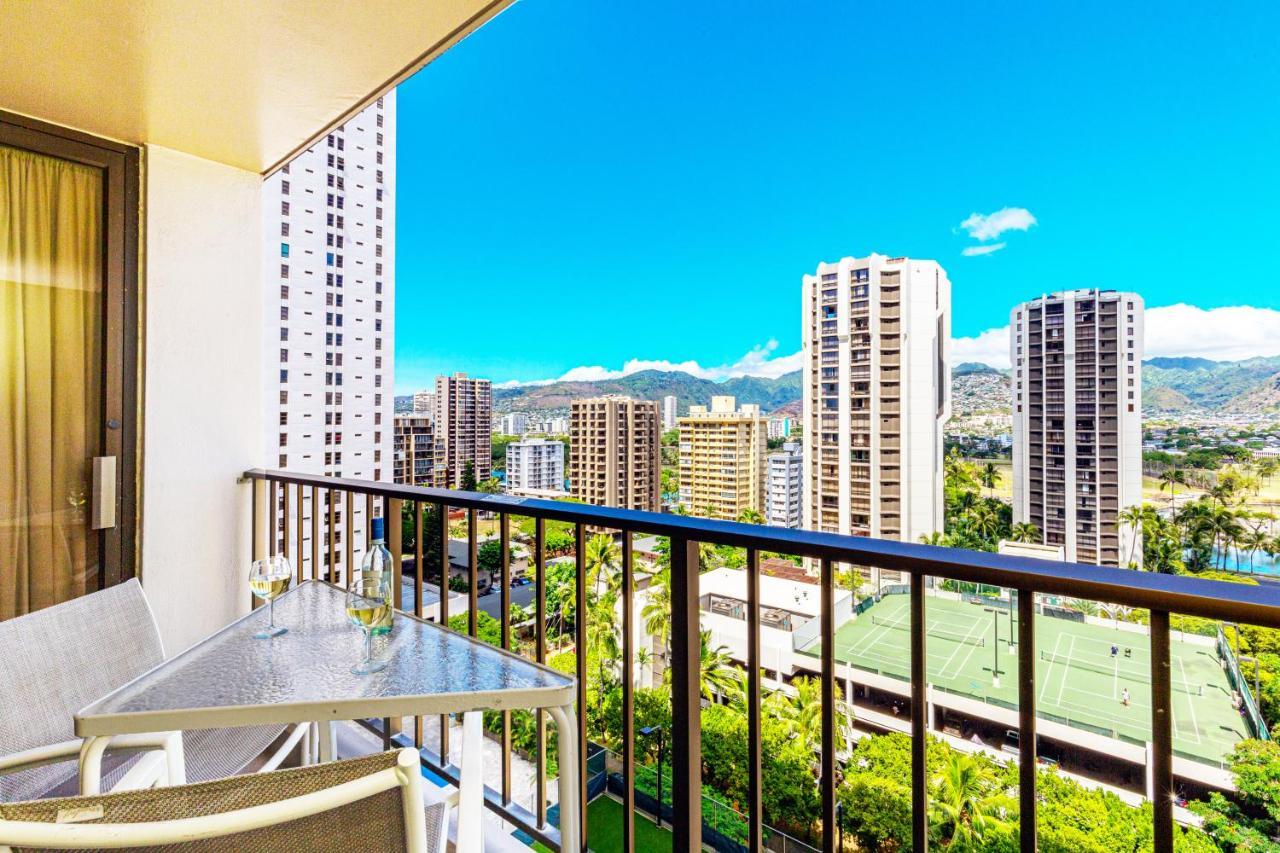 Mountain Views & Steps To Beach - Free Parking! Honolulu Luaran gambar