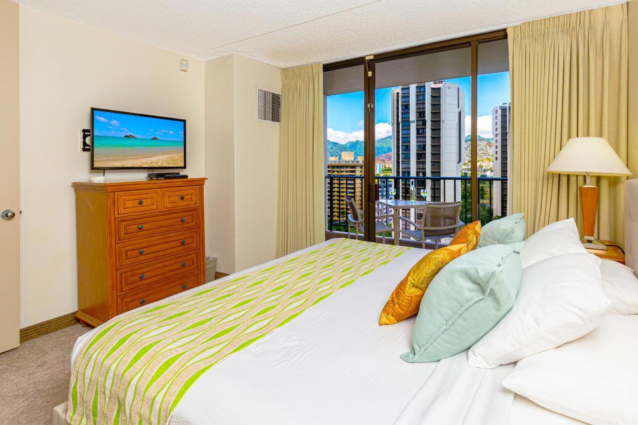 Mountain Views & Steps To Beach - Free Parking! Honolulu Luaran gambar